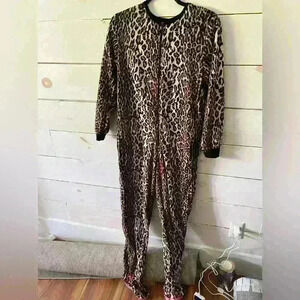 Nick and Nora animal print onesie, cat themed, EUC, size small.